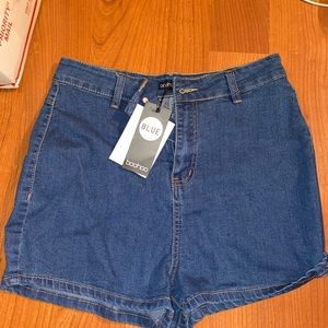 Brand new Boohoo shorts size 8